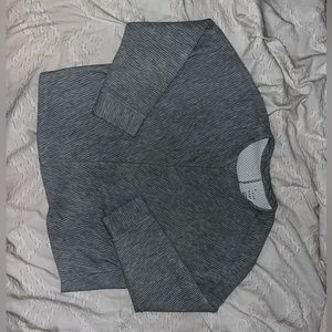 Grey cropped crew neck
